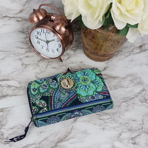 VERA BRADLEY RHYTHM & BLUES PATTERN TURN LOCK WALLET WOMEN - Picture 1 of 11